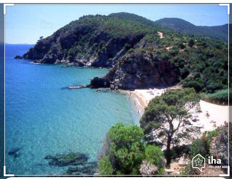 CAVALAIRE vue MER au loin MAISONNETTE TOUT ÉQUIPÉE POUR 4 PERSONNES AVEC PISCINE CLIM WIFI VÉLOS TV BARBECUES Exterior foto