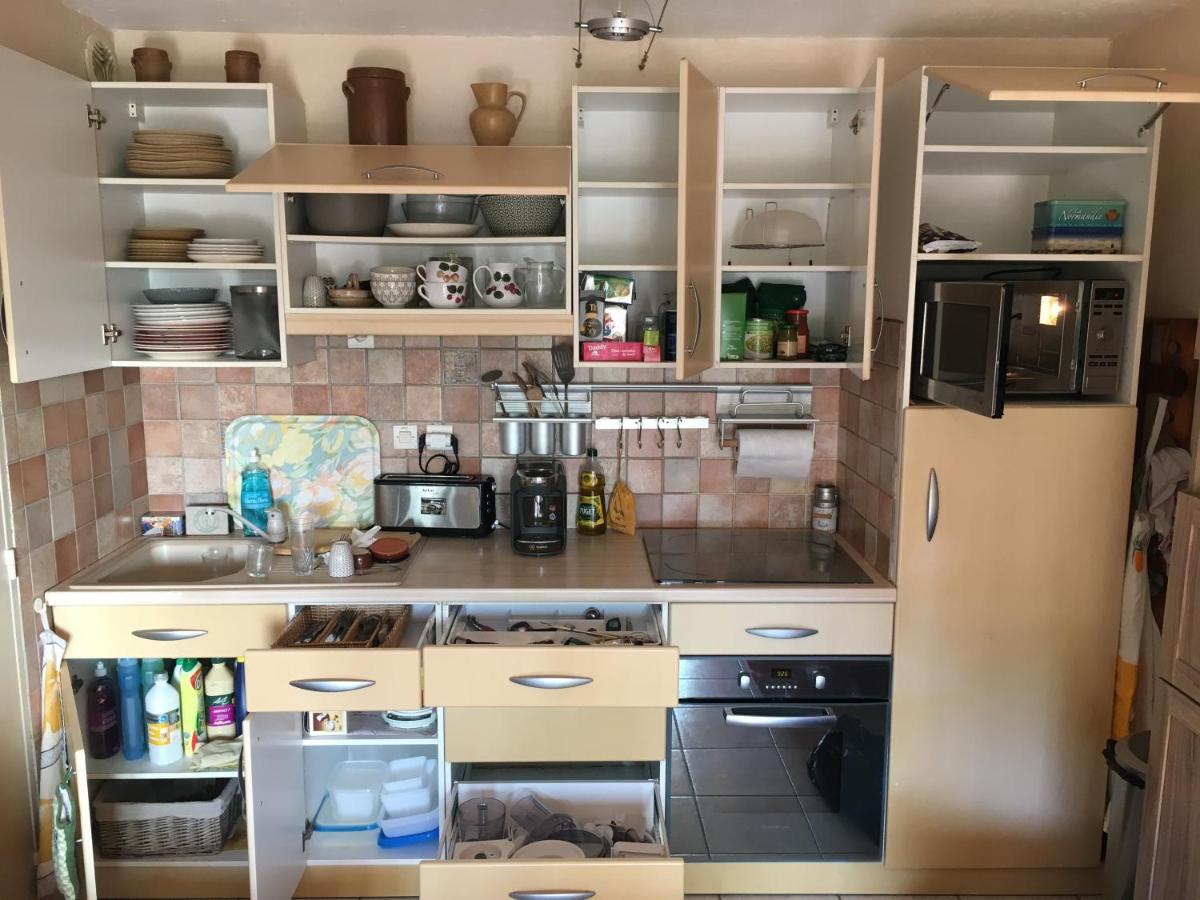 CAVALAIRE vue MER au loin MAISONNETTE TOUT ÉQUIPÉE POUR 4 PERSONNES AVEC PISCINE CLIM WIFI VÉLOS TV BARBECUES Exterior foto