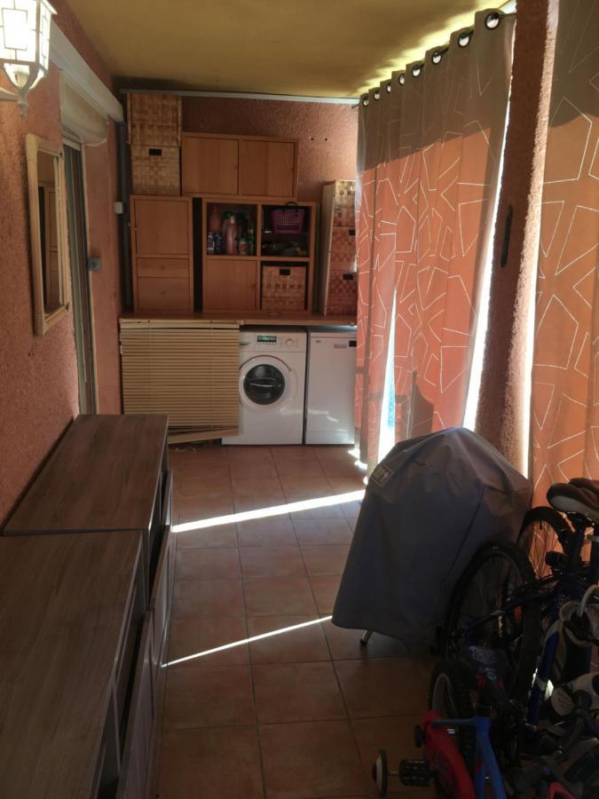 CAVALAIRE vue MER au loin MAISONNETTE TOUT ÉQUIPÉE POUR 4 PERSONNES AVEC PISCINE CLIM WIFI VÉLOS TV BARBECUES Exterior foto