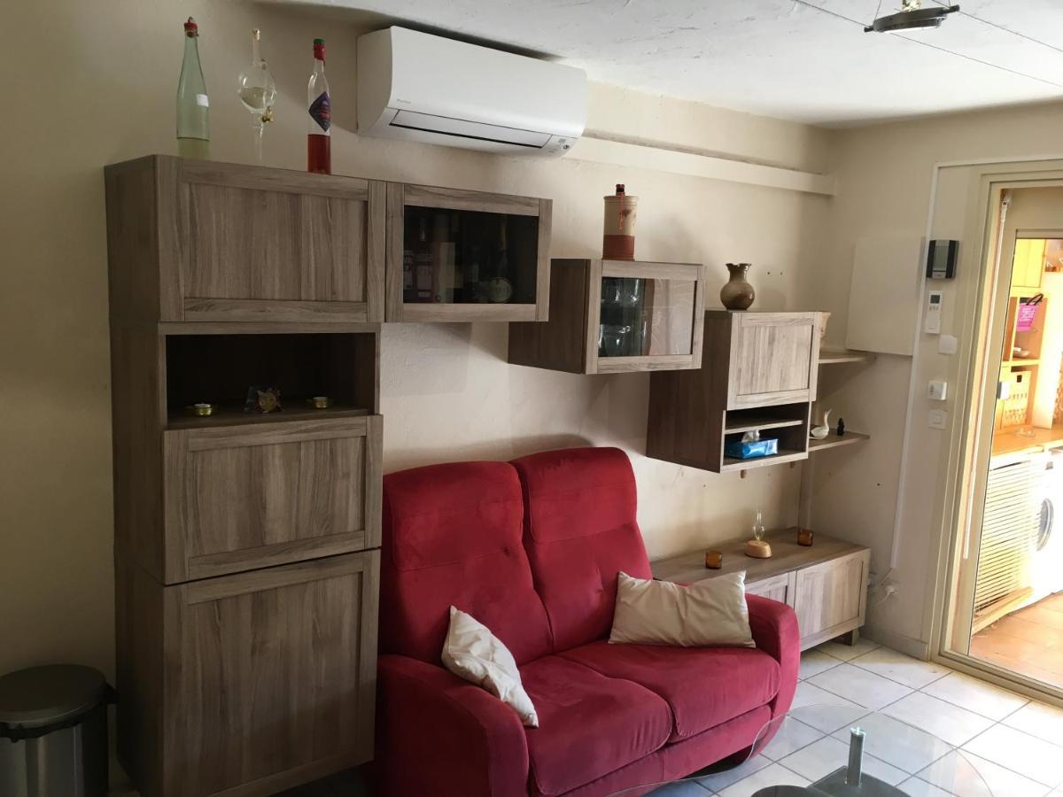 CAVALAIRE vue MER au loin MAISONNETTE TOUT ÉQUIPÉE POUR 4 PERSONNES AVEC PISCINE CLIM WIFI VÉLOS TV BARBECUES Exterior foto