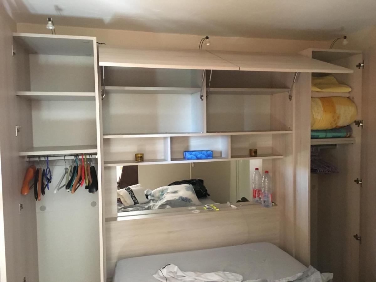 CAVALAIRE vue MER au loin MAISONNETTE TOUT ÉQUIPÉE POUR 4 PERSONNES AVEC PISCINE CLIM WIFI VÉLOS TV BARBECUES Exterior foto